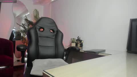 Hellen online show from February 2025 07:23:02 PM