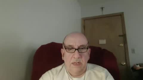 Snapshot of needlesslove chatting on May 2026 11:02:02 PM Tom online show from May 2026 11:02:02 PM