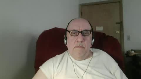 Snapshot of needlesslove chatting on June 2026 11:07:01 PM Tom online show from June 2026 11:07:01 PM