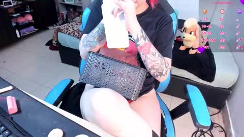 Geek Nicole    im Neeko UwU online show from September 2025 07:09:02 AM