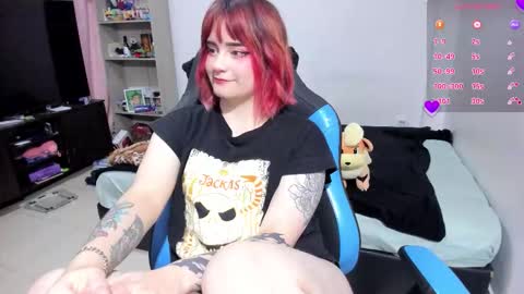 Geek Nicole    im Neeko UwU online show from October 2025 06:30:02 PM