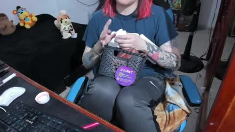 Geek Nicole    im Neeko UwU online show from April 2026 11:24:02 AM