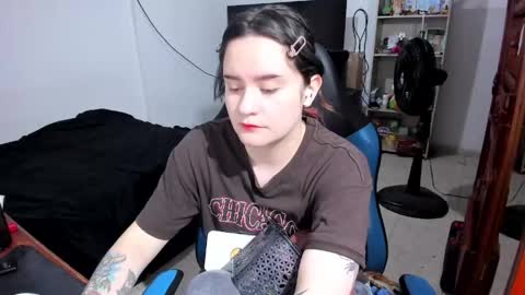 Snapshot of neeko_lol_ chatting on June 2026 11:35:01 AM Geek Nicole im Neeko UwU online show from June 2026 11:35:01 AM