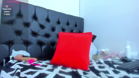 Snapshot of neferet_opal chatting on January 2025 04:37:02 AM neferet_opal online show from January 2025 04:37:02 AM