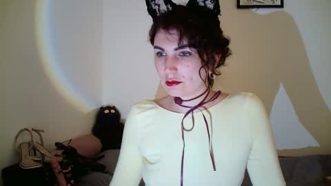 nefertiti_queen online show from April 2026 09:21:02 PM