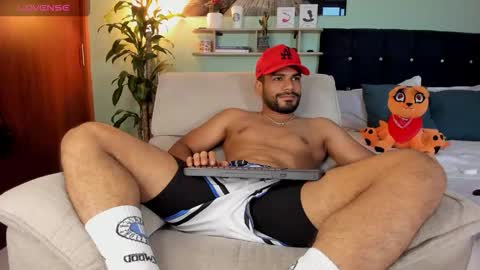 Snapshot of neganhot_ chatting on February 2026 10:52:02 PM NEGAN online show from February 2026 10:52:02 PM