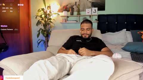 Snapshot of neganhot_ chatting on February 2026 12:17:01 AM NEGAN online show from February 2026 12:17:01 AM