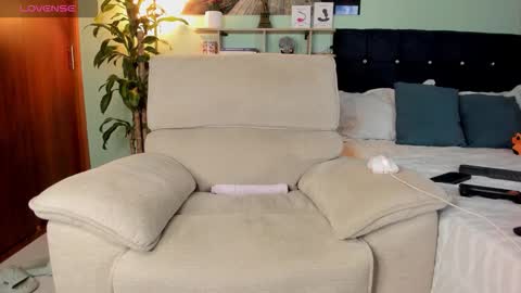 Snapshot of neganhot_ chatting on February 2026 11:12:01 PM NEGAN online show from February 2026 11:12:01 PM