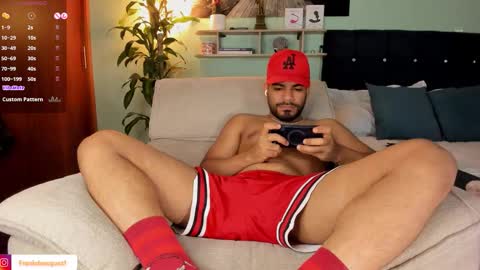 Snapshot of neganhot_ chatting on February 2026 11:38:01 PM NEGAN online show from February 2026 11:38:01 PM