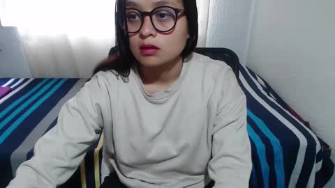 Zoe online show from September 2025 05:01:02 PM