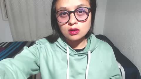 Zoe online show from September 2025 11:05:01 PM