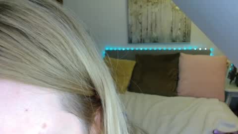 Snapshot of neighbournicole chatting on July 2026 10:01:02 PM Birthday online show from July 2026 10:01:02 PM