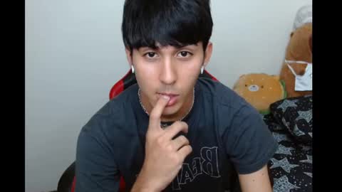 Neithanzyn online show from November 2025 08:19:02 PM