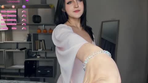 Vicky and Beatrice online show from January 2026 07:06:02 PM