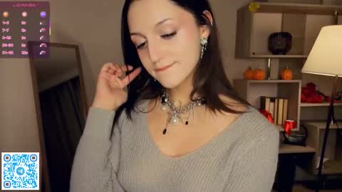 Vicky and Beatrice online show from March 2026 07:08:02 PM