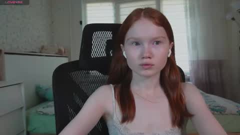 Snapshot of nellie_baby chatting on July 2026 12:25:01 PM Nellie online show from July 2026 12:25:01 PM