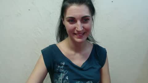 Nensy online show from January 2025 04:28:01 PM