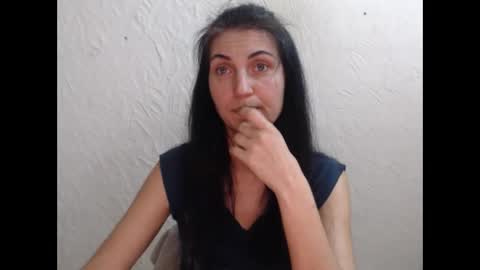 Nensy online show from October 2025 02:21:02 PM