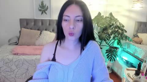 Sarah  online show from November 2025 02:55:02 AM