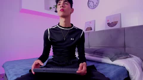  NeoRaptis  jhonatan  online show from December 2024 08:01:02 PM