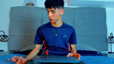  NeoRaptis  jhonatan  online show from March 2025 08:23:02 PM