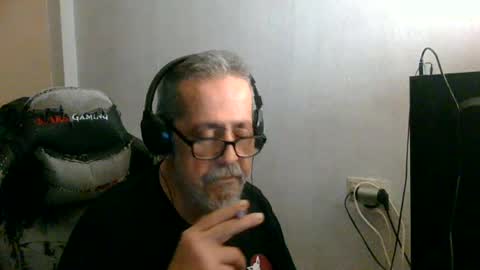 Snapshot of neron401 chatting on May 2026 02:06:01 AM neron401 online show from May 2026 02:06:01 AM
