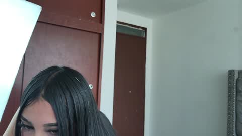 nesuko_kamado online show from January 2025 06:00:01 PM