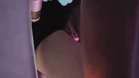 neverenough222 online show from April 2026 10:41:02 AM