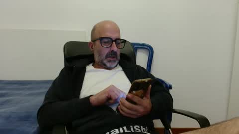 Snapshot of new_simi_74 chatting on October 2025 05:37:01 AM simi online show from October 2025 05:37:01 AM