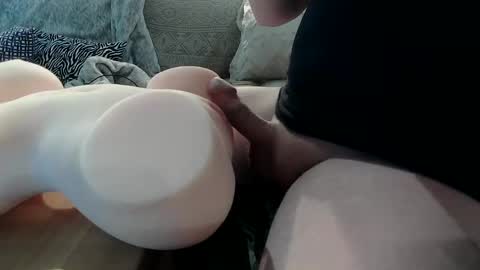 Newaroundhere26 online show from February 2025 12:30:02 AM