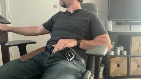 newguy_097 online show from October 2025 03:46:02 PM