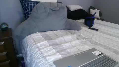 newtothis7756 online show from September 2025 01:18:02 AM