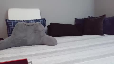 newtothis7756 online show from September 2025 08:14:01 PM