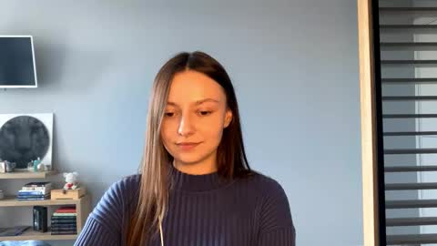 Agne online show from November 2025 01:07:02 PM