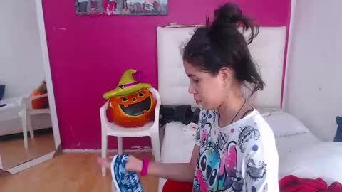 nextdoor_fantasy online show from November 2025 03:39:02 AM