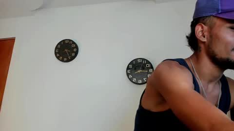 Snapshot of neyder_sanz chatting on February 2026 01:33:02 PM NEYDER online show from February 2026 01:33:02 PM