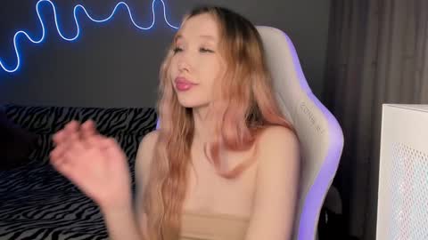 Mina online show from February 2025 04:21:01 PM