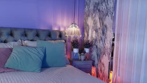 Nia online show from December 2025 11:59:02 AM