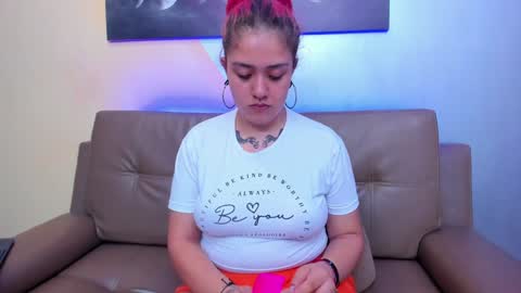 Snapshot of nia_stark chatting on January 2025 03:15:01 PM Estefani online show from January 2025 03:15:01 PM