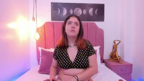 Snapshot of nia_stark chatting on May 2026 03:35:01 AM Estefani online show from May 2026 03:35:01 AM