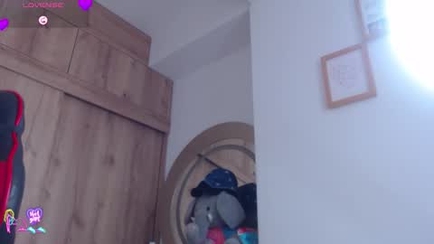 Mia online show from February 2026 08:53:01 PM