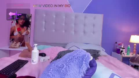 Snapshot of niabianco chatting on February 2025 02:31:01 AM N I A online show from February 2025 02:31:01 AM