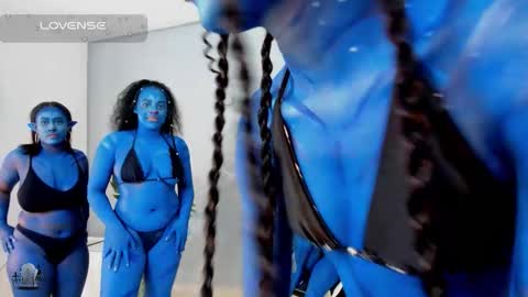 Snapshot of niabianco chatting on October 2025 12:06:01 PM N I A online show from October 2025 12:06:01 PM