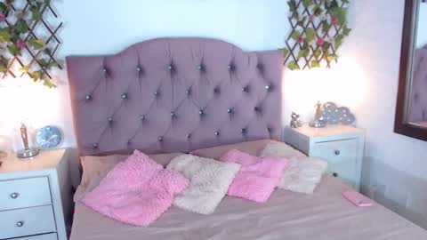 niabussethxxx online show from November 2025 09:34:01 AM