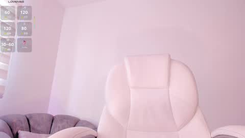 Nia online show from February 2025 05:40:01 PM