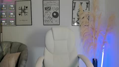 Nia online show from September 2025 12:51:01 PM