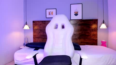 Niall  online show from February 2025 01:44:01 PM