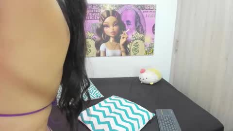  Nia  online show from November 2025 03:56:02 PM