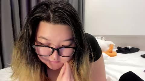 Kim online show from March 2025 05:33:02 AM