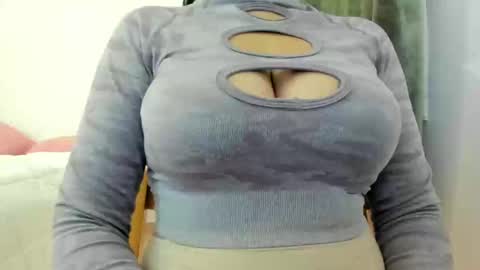 Snapshot of nicebrown chatting on March 2025 12:43:01 AM Sfora online show from March 2025 12:43:01 AM